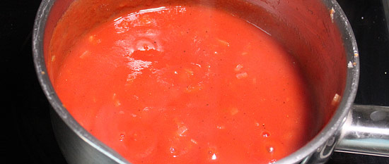 Tomatensauce kochen