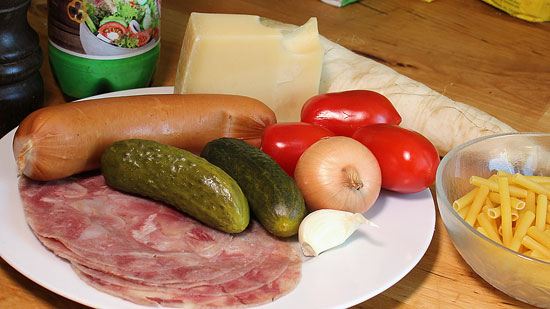 Zutaten Wurst-Käse-Salat mit Ochsenmaul und Älplermagronen