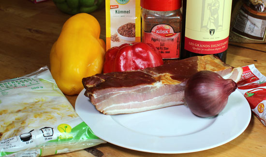 Zutaten ungarischer Sauerkraut-Eintopf mit Speck