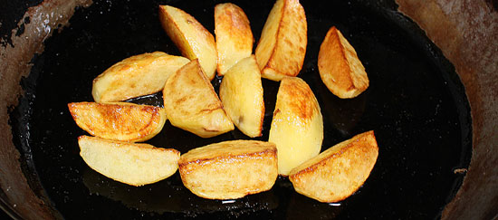 Kartoffelspälten braten