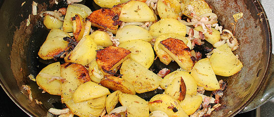 Kartoffel, Zwiebel und Speck gebraten