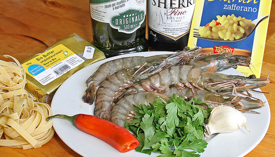 Rezept: Garnelen mit Safran, Sherry und Knoblauch auf Pasta - Rollis ...