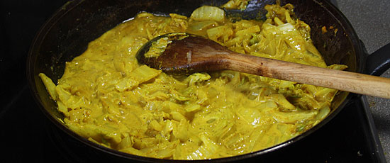 Chinakohl mit Curry und Sauerrahm