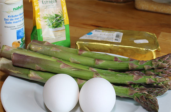 Zutaten Grüne Spargeln an Estragonbutter mit pochiertem Ei