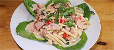 Wurst-Käse-Salat mit Ochsenmaul und Älplermagronen