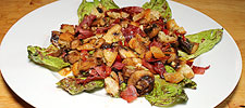 Champignon-Salat mit Crôutons und Schinken