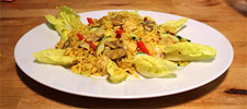 Reissalat mit Suppenhuhn und Curry