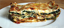 Lasagne al forno mit Lammleber-Bolognese und Spinat