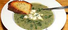 Dill-Fenchel-Suppe mit Mozzarella