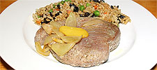Confiertes Thunfischsteak mit Reissalat