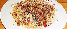 Spaghetti con la mollica tostata - Spaghetti mit gerösteten Brotbröseln
