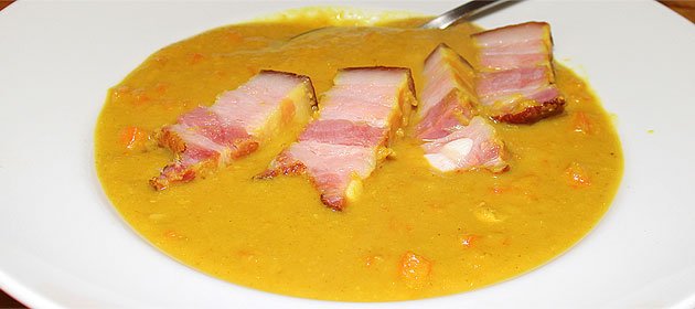 Gelberbssuppe mit Safran und Speck