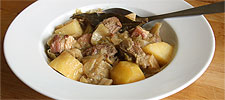 Hafechabis - Eintopf mit Chabis, Lammfleisch, Speck und Kartoffeln