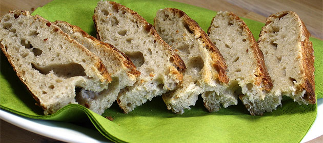 Roggen-Dinkel-Brot mit Sauerteig